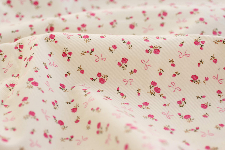 Weiches, blumiges, gestrecktes, aus Corduroy gefertigtes Gewebe für Kleinkinder 123456